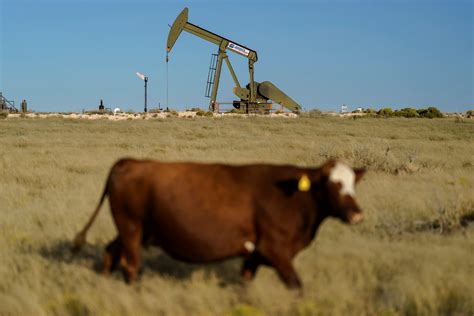 US oil production hits all-time high, conflicting with efforts to cut heat-trapping pollution